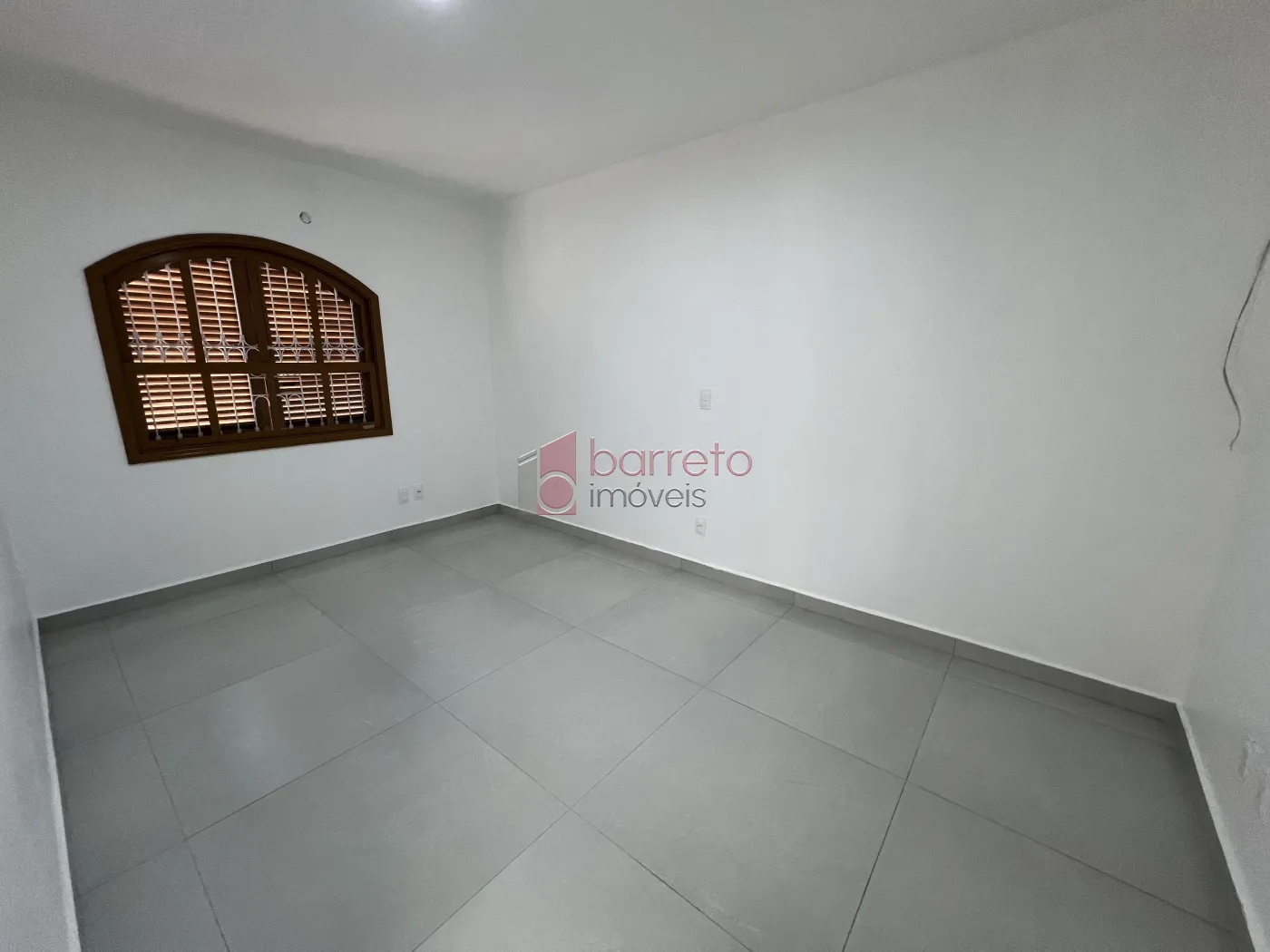 CASA REFORMADA COM 05 QUARTOS À VENDA NA VILA MARIA LUIZA EM JUNDIAÍ/SP
