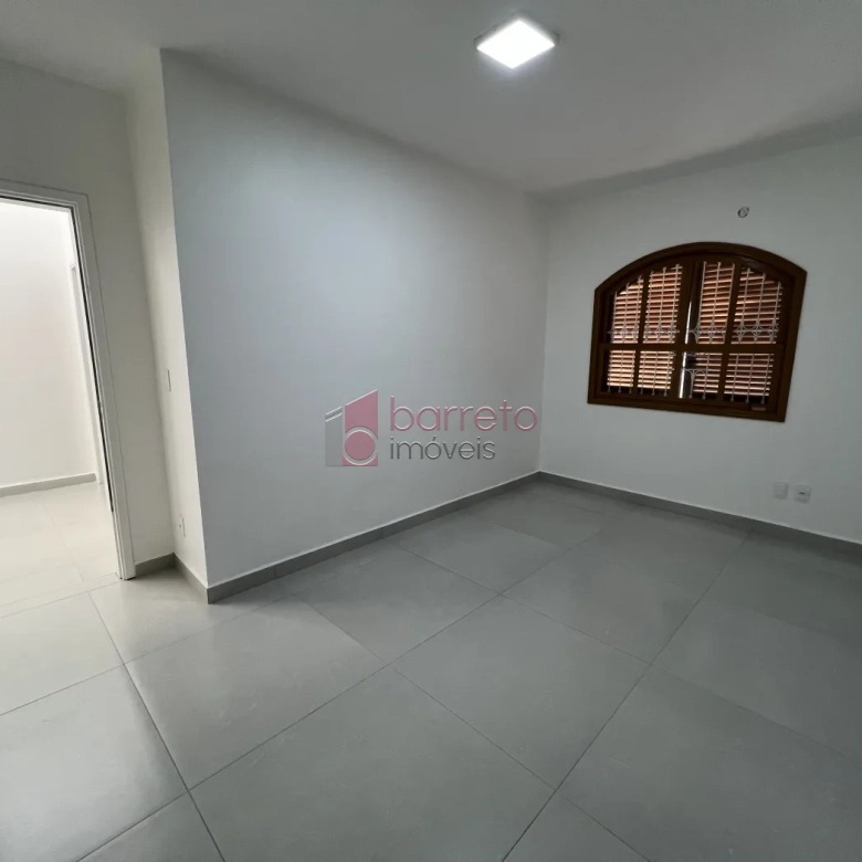 CASA REFORMADA COM 05 QUARTOS À VENDA NA VILA MARIA LUIZA EM JUNDIAÍ/SP