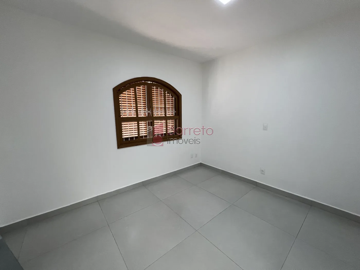 CASA REFORMADA COM 05 QUARTOS À VENDA NA VILA MARIA LUIZA EM JUNDIAÍ/SP