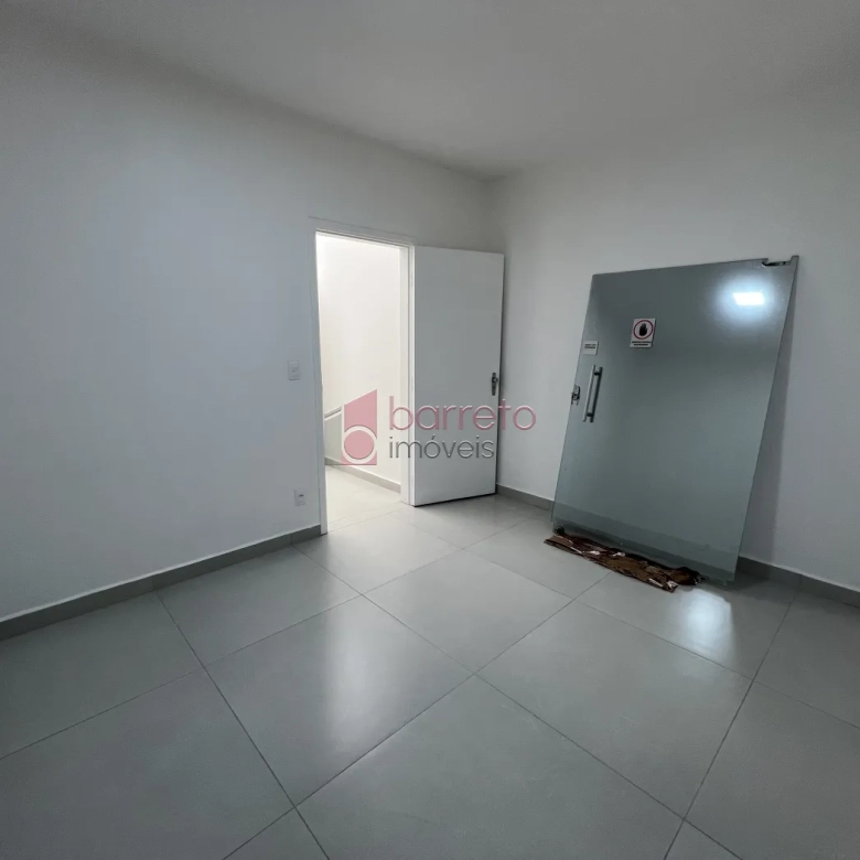 CASA REFORMADA COM 05 QUARTOS À VENDA NA VILA MARIA LUIZA EM JUNDIAÍ/SP