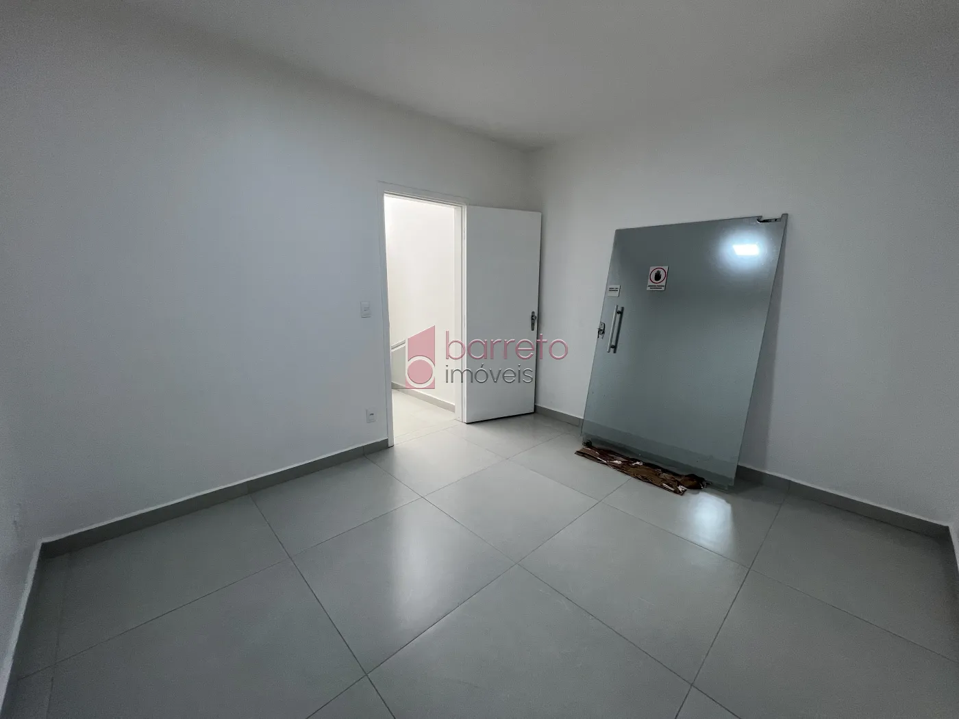 CASA REFORMADA COM 05 QUARTOS À VENDA NA VILA MARIA LUIZA EM JUNDIAÍ/SP