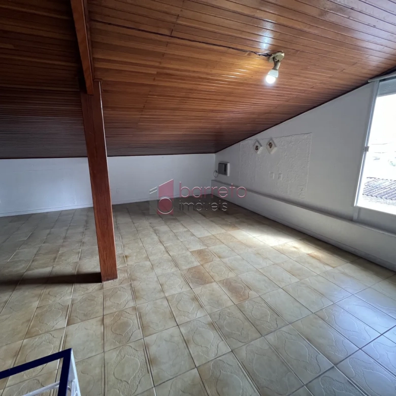 CASA REFORMADA COM 05 QUARTOS À VENDA NA VILA MARIA LUIZA EM JUNDIAÍ/SP