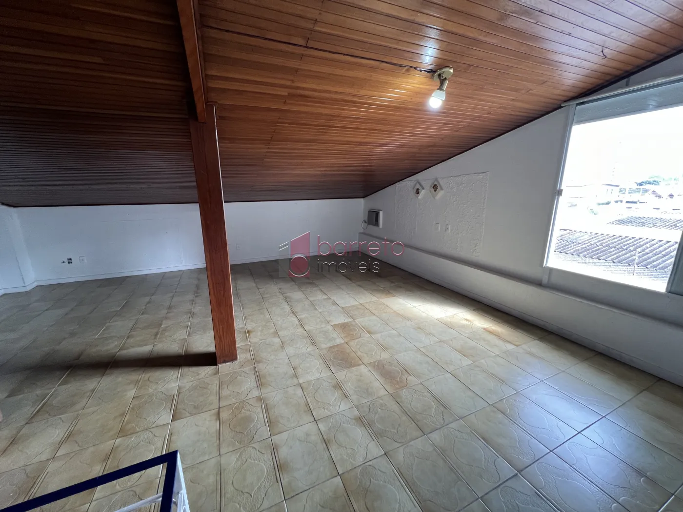 CASA REFORMADA COM 05 QUARTOS À VENDA NA VILA MARIA LUIZA EM JUNDIAÍ/SP
