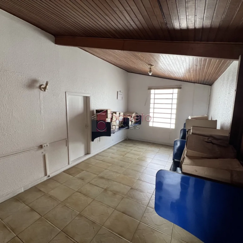 CASA REFORMADA COM 05 QUARTOS À VENDA NA VILA MARIA LUIZA EM JUNDIAÍ/SP