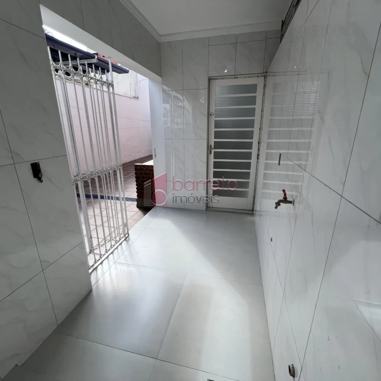 CASA REFORMADA COM 05 QUARTOS À VENDA NA VILA MARIA LUIZA EM JUNDIAÍ/SP