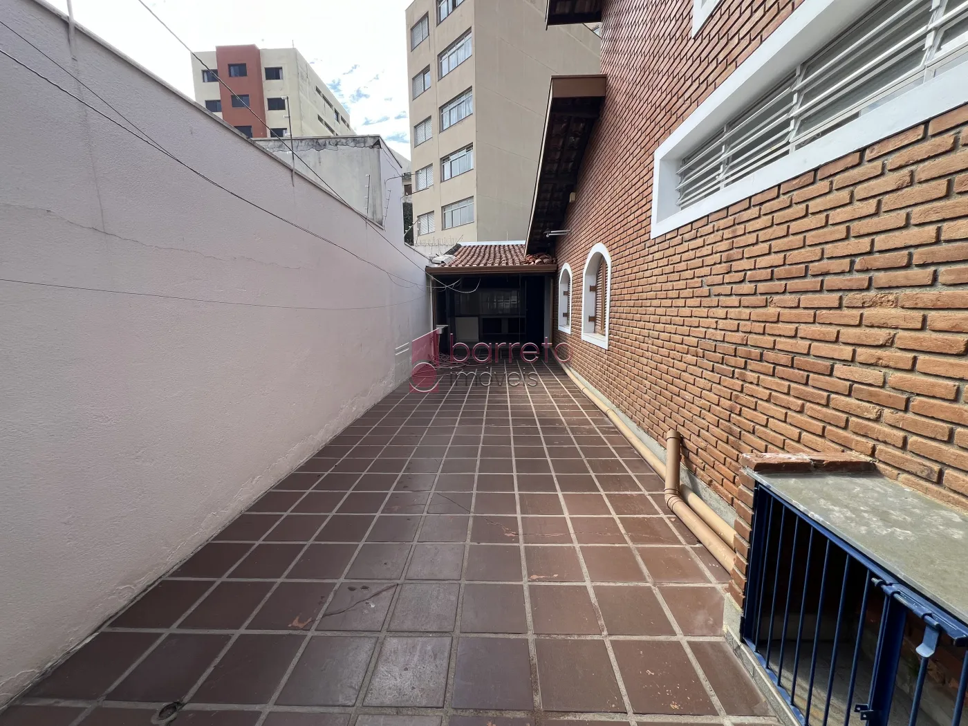 CASA REFORMADA COM 05 QUARTOS À VENDA NA VILA MARIA LUIZA EM JUNDIAÍ/SP