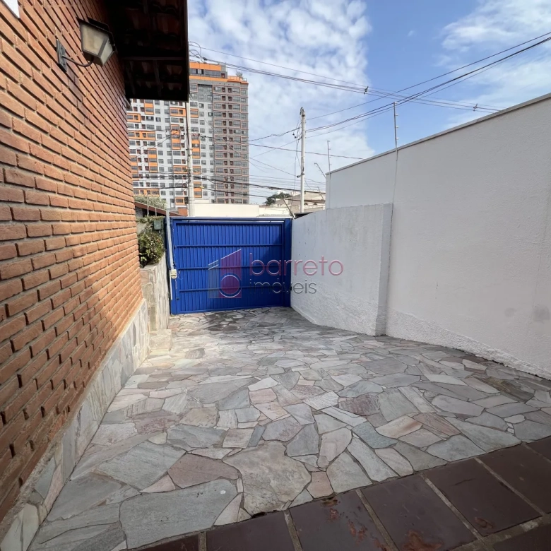 CASA REFORMADA COM 05 QUARTOS À VENDA NA VILA MARIA LUIZA EM JUNDIAÍ/SP