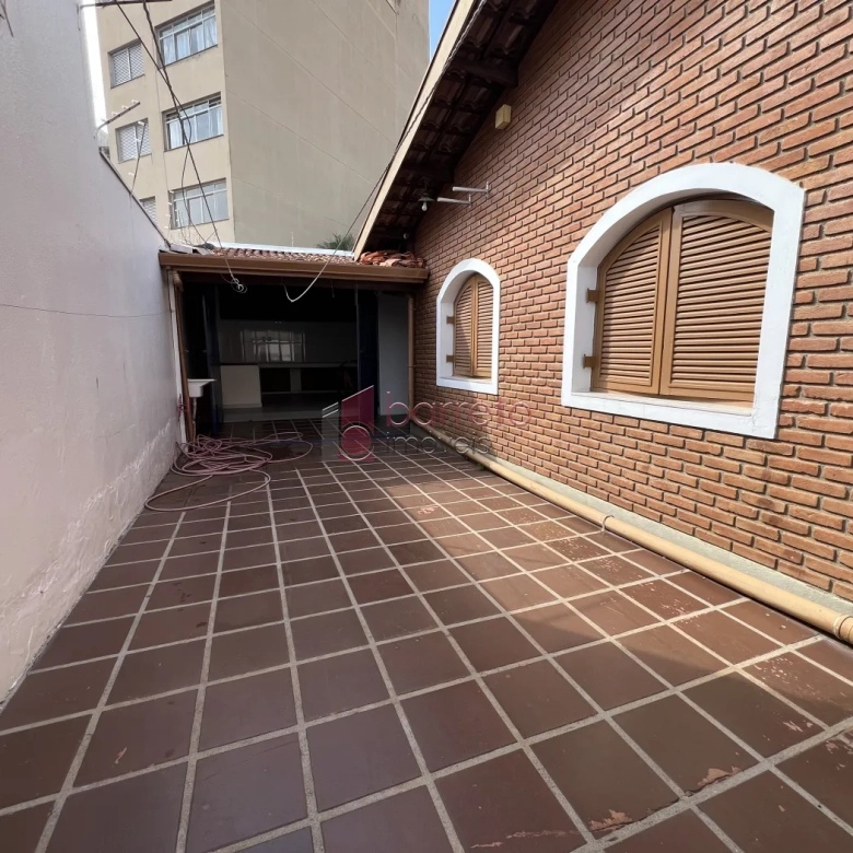 CASA REFORMADA COM 05 QUARTOS À VENDA NA VILA MARIA LUIZA EM JUNDIAÍ/SP