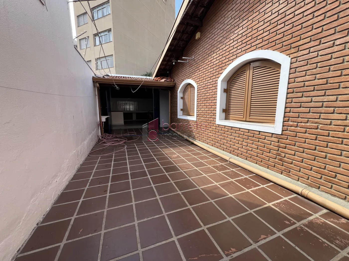 CASA REFORMADA COM 05 QUARTOS À VENDA NA VILA MARIA LUIZA EM JUNDIAÍ/SP