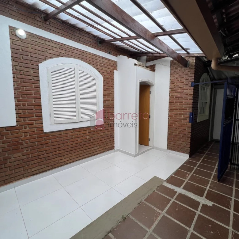 CASA REFORMADA COM 05 QUARTOS À VENDA NA VILA MARIA LUIZA EM JUNDIAÍ/SP