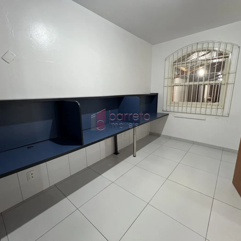 CASA REFORMADA COM 05 QUARTOS À VENDA NA VILA MARIA LUIZA EM JUNDIAÍ/SP