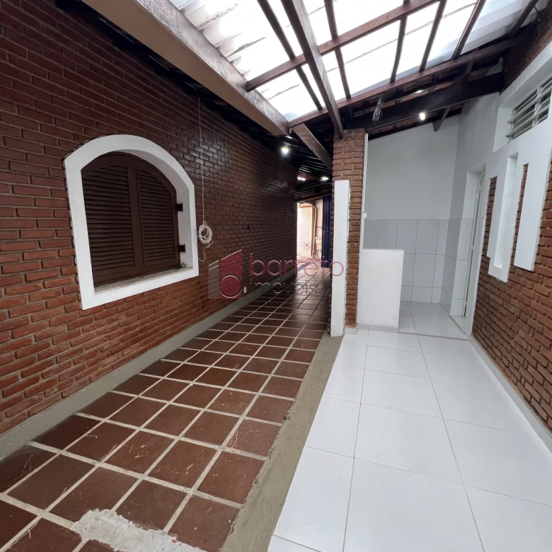 CASA REFORMADA COM 05 QUARTOS À VENDA NA VILA MARIA LUIZA EM JUNDIAÍ/SP