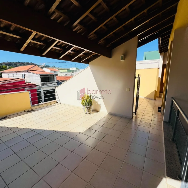 CASA NO PISO SUPERIOR PARA LOCAÇÃO E A VENDA NO BAIRRO VILA RIO BRANCO – JUNDIAÍ/SP
