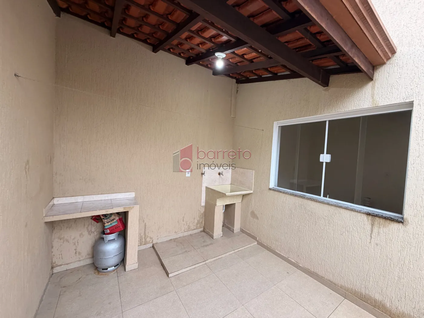 CASA COM ENTRADA COMPARTILHADA NO PISO SUPERIOR PARA LOCAÇÃO NO BAIRRO VILA SÃO PAULO – JUNDIAÍ/SP