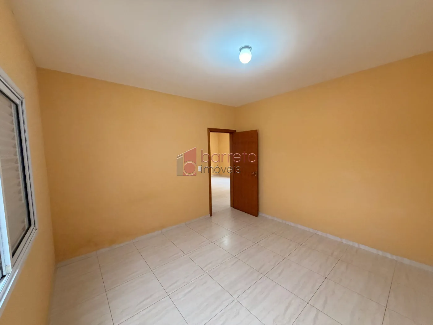 CASA COM ENTRADA COMPARTILHADA NO PISO SUPERIOR PARA LOCAÇÃO NO BAIRRO VILA SÃO PAULO – JUNDIAÍ/SP