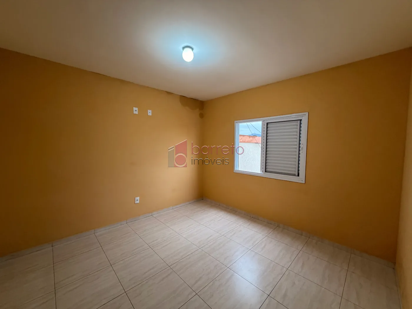 CASA COM ENTRADA COMPARTILHADA NO PISO SUPERIOR PARA LOCAÇÃO NO BAIRRO VILA SÃO PAULO – JUNDIAÍ/SP