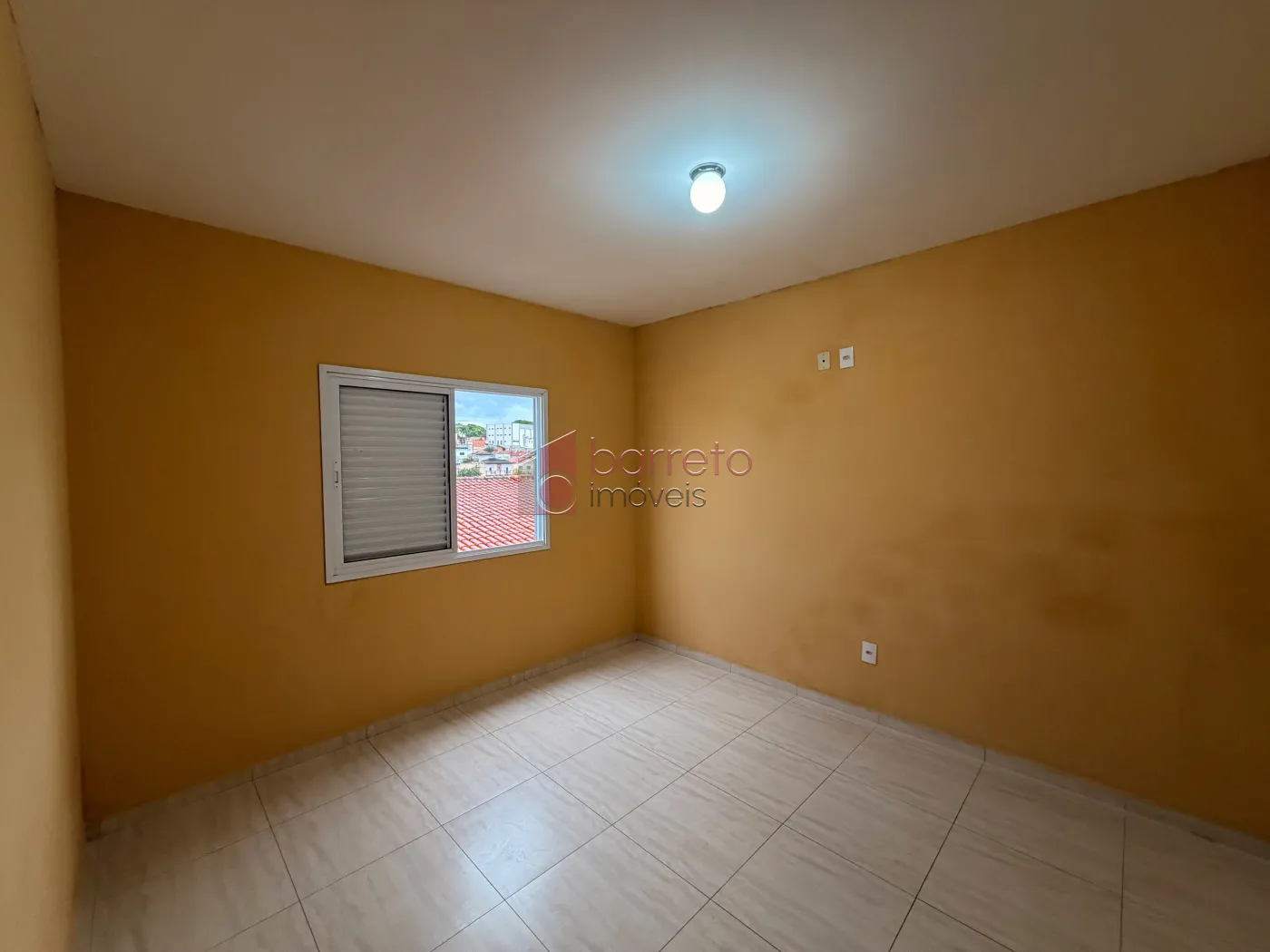 CASA COM ENTRADA COMPARTILHADA NO PISO SUPERIOR PARA LOCAÇÃO NO BAIRRO VILA SÃO PAULO – JUNDIAÍ/SP
