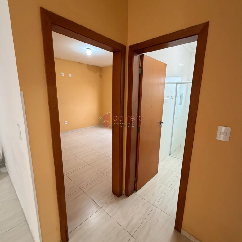 CASA COM ENTRADA COMPARTILHADA NO PISO SUPERIOR PARA LOCAÇÃO NO BAIRRO VILA SÃO PAULO – JUNDIAÍ/SP