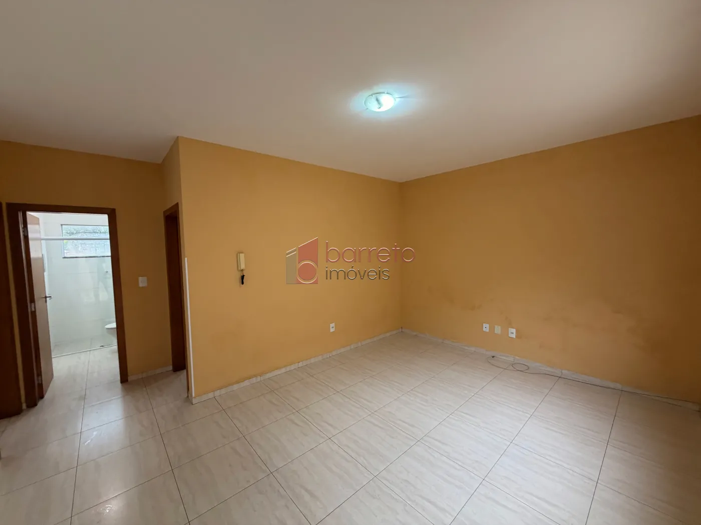 CASA COM ENTRADA COMPARTILHADA NO PISO SUPERIOR PARA LOCAÇÃO NO BAIRRO VILA SÃO PAULO – JUNDIAÍ/SP