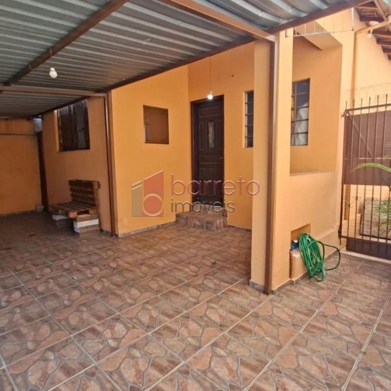 CASA COM EDÍCULA À VENDA NO BAIRRO VIANELO EM JUNDIAÍ/SP