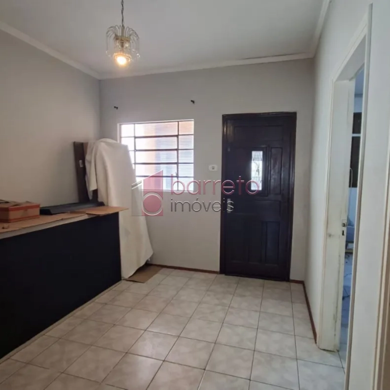 CASA COM EDÍCULA À VENDA NO BAIRRO VIANELO EM JUNDIAÍ/SP