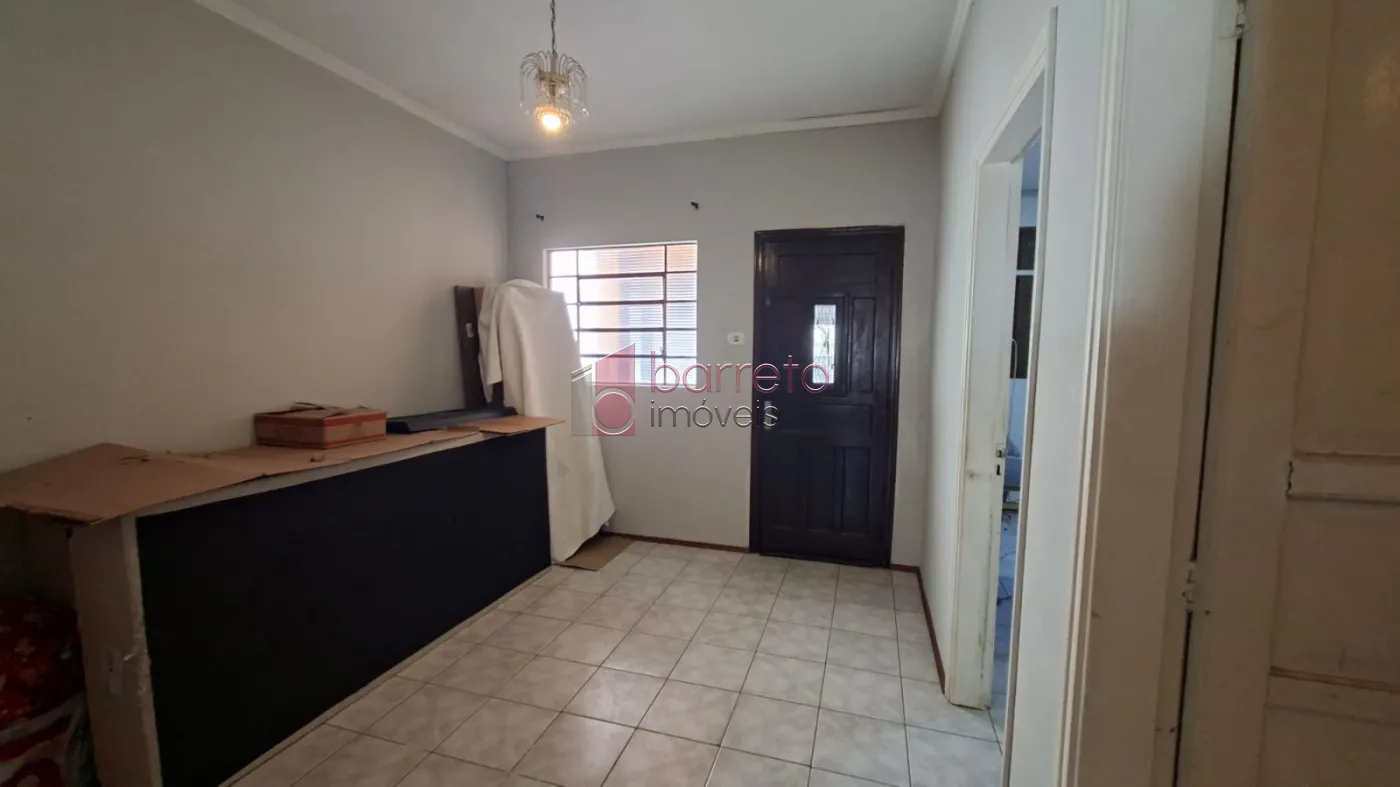 CASA COM EDÍCULA À VENDA NO BAIRRO VIANELO EM JUNDIAÍ/SP