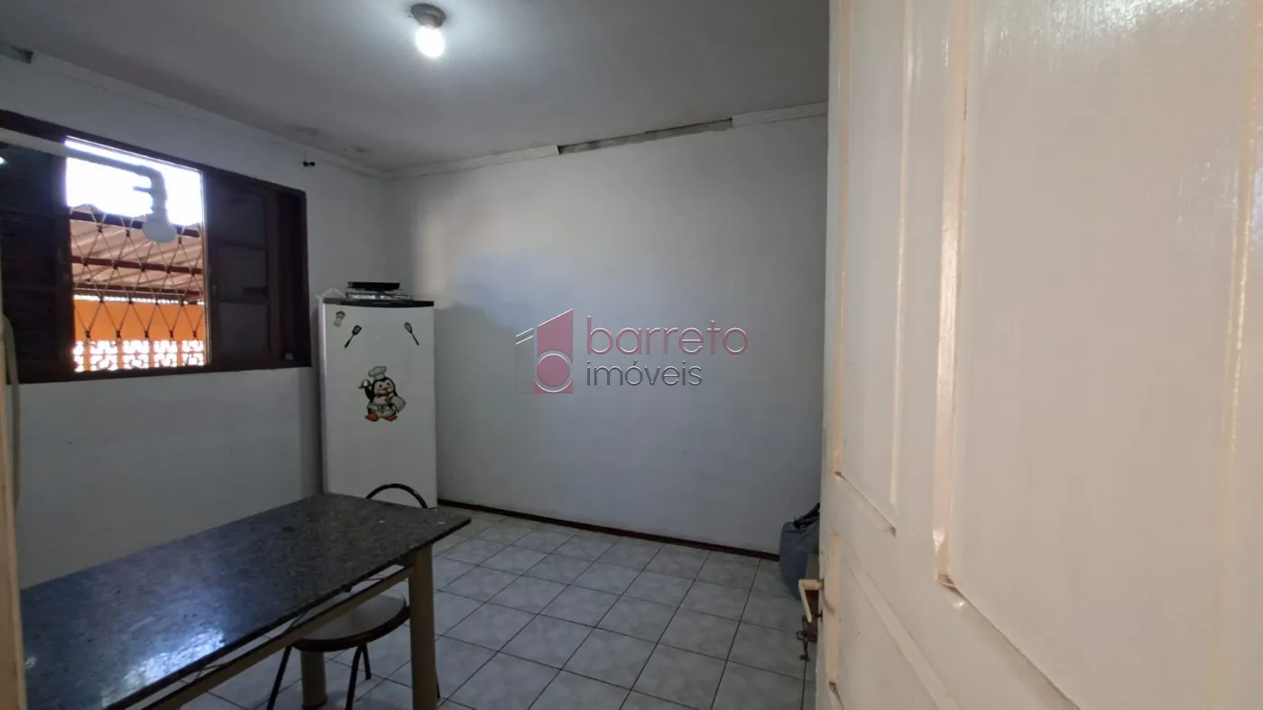 CASA COM EDÍCULA À VENDA NO BAIRRO VIANELO EM JUNDIAÍ/SP