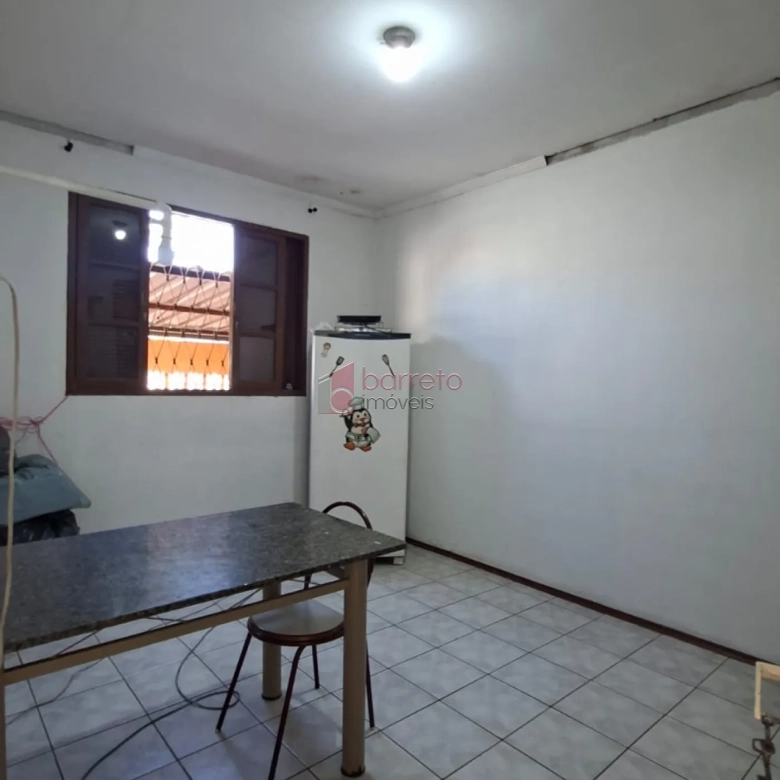 CASA COM EDÍCULA À VENDA NO BAIRRO VIANELO EM JUNDIAÍ/SP