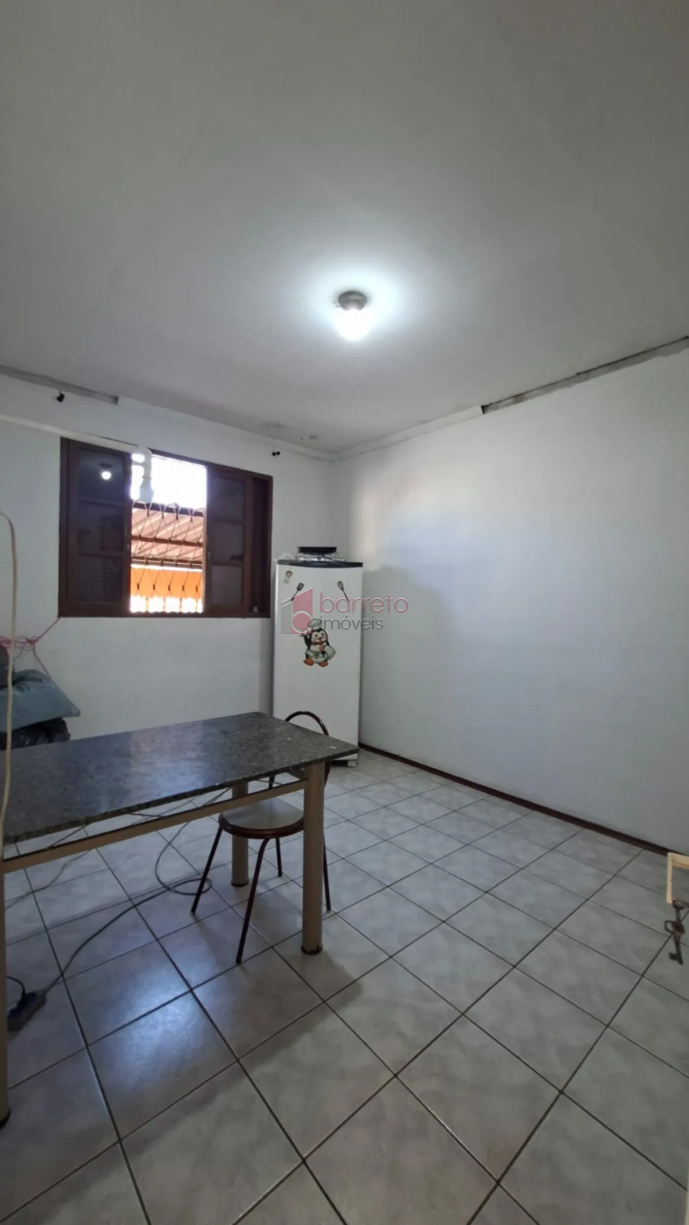 CASA COM EDÍCULA À VENDA NO BAIRRO VIANELO EM JUNDIAÍ/SP