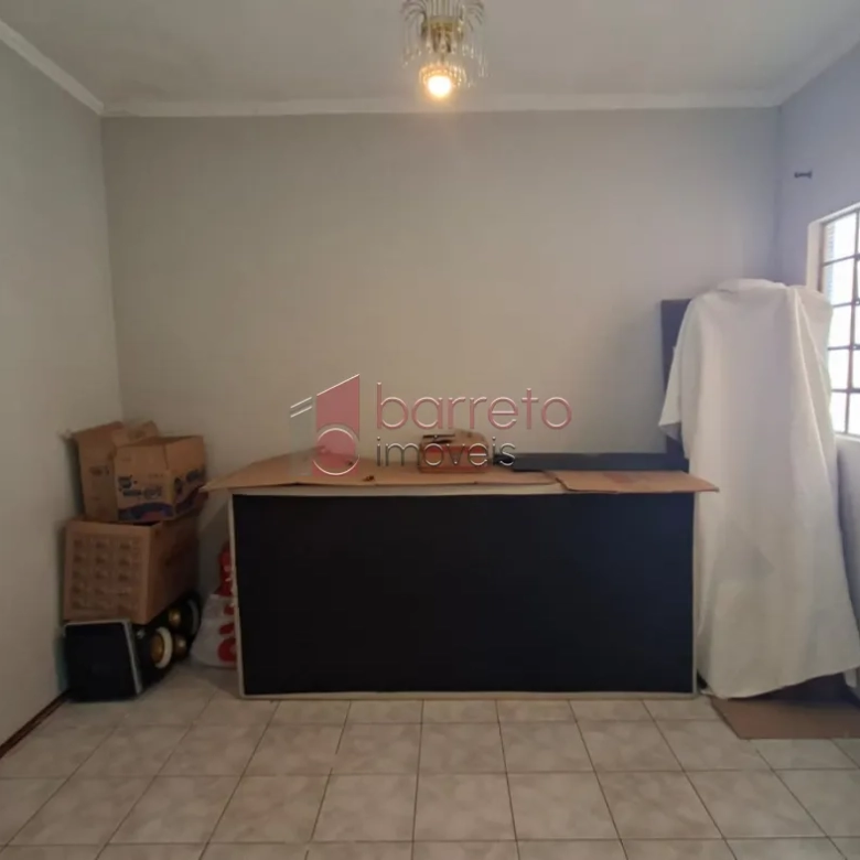 CASA COM EDÍCULA À VENDA NO BAIRRO VIANELO EM JUNDIAÍ/SP