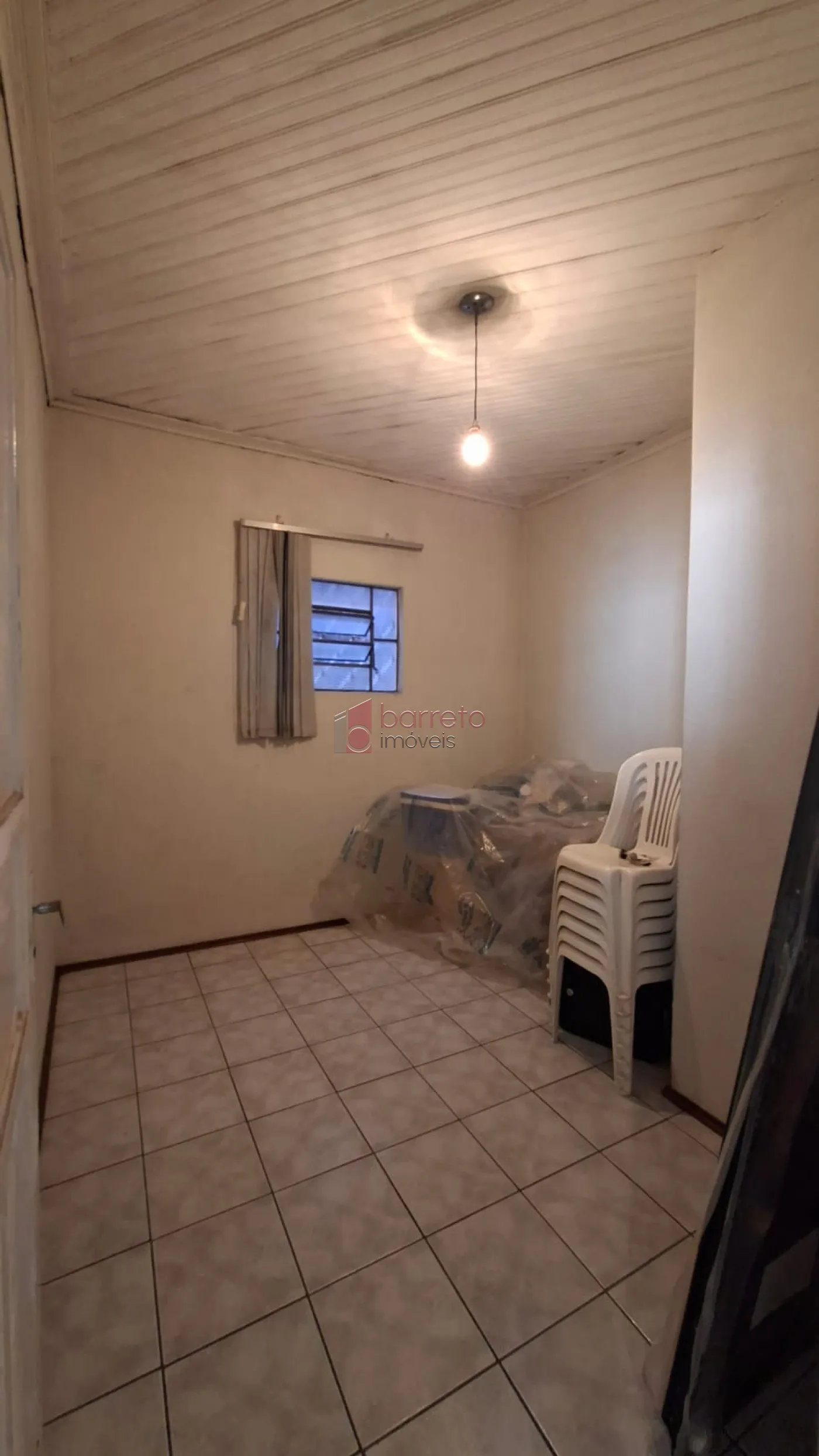 CASA COM EDÍCULA À VENDA NO BAIRRO VIANELO EM JUNDIAÍ/SP