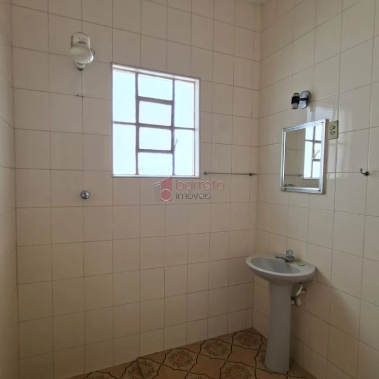 CASA COM EDÍCULA À VENDA NO BAIRRO VIANELO EM JUNDIAÍ/SP