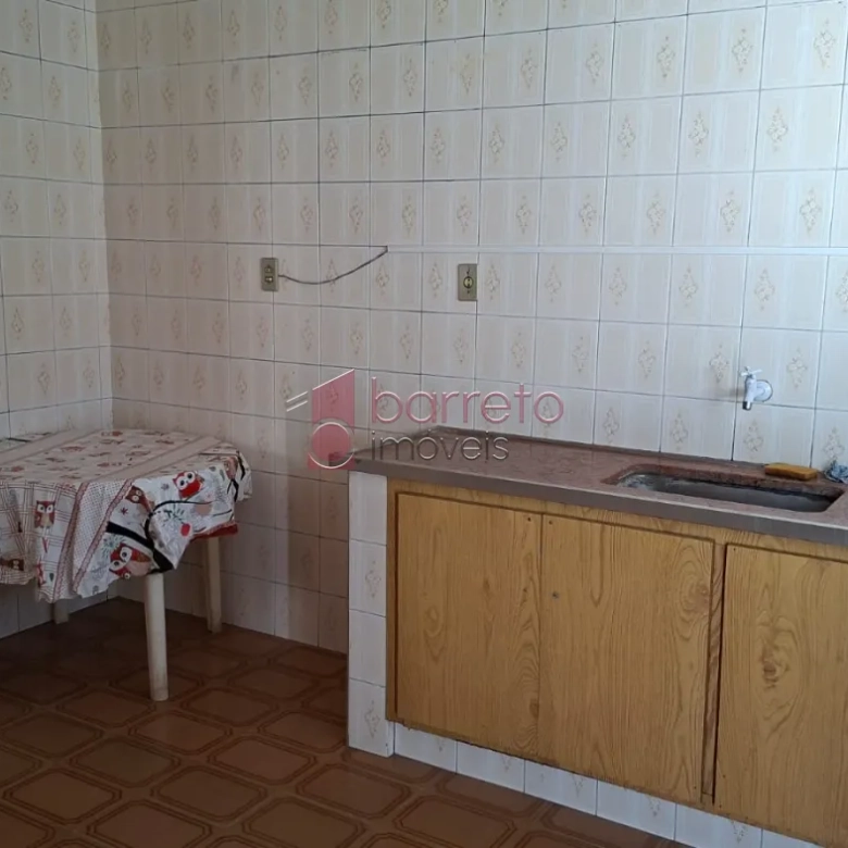 CASA COM EDÍCULA À VENDA NO BAIRRO VIANELO EM JUNDIAÍ/SP