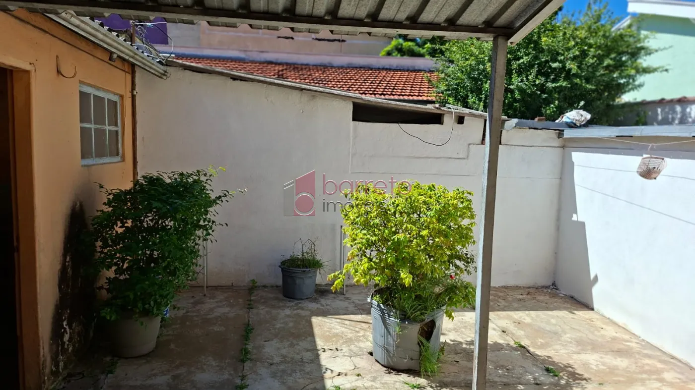 CASA COM EDÍCULA À VENDA NO BAIRRO VIANELO EM JUNDIAÍ/SP