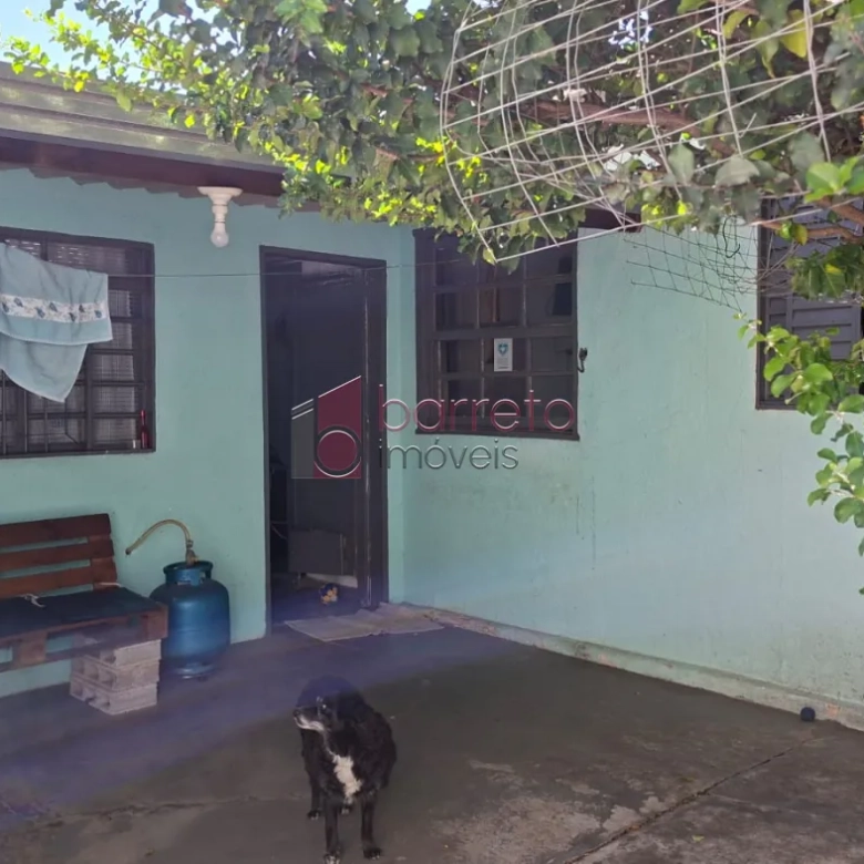 CASA COM EDÍCULA À VENDA NO BAIRRO VIANELO EM JUNDIAÍ/SP