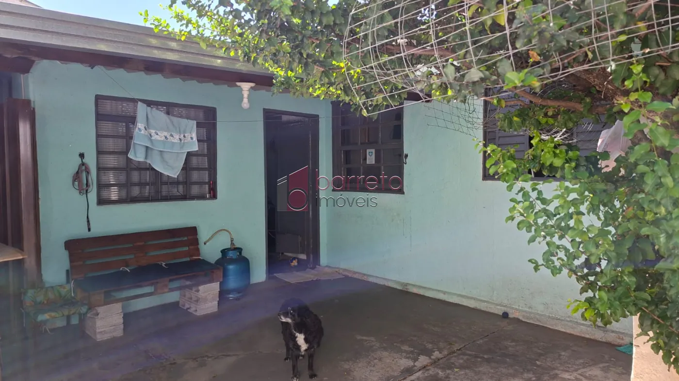 CASA COM EDÍCULA À VENDA NO BAIRRO VIANELO EM JUNDIAÍ/SP