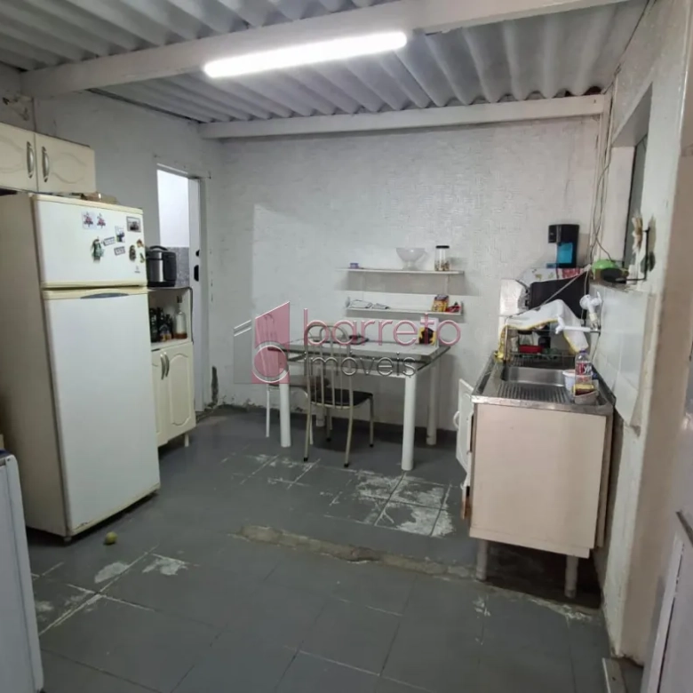 CASA COM EDÍCULA À VENDA NO BAIRRO VIANELO EM JUNDIAÍ/SP