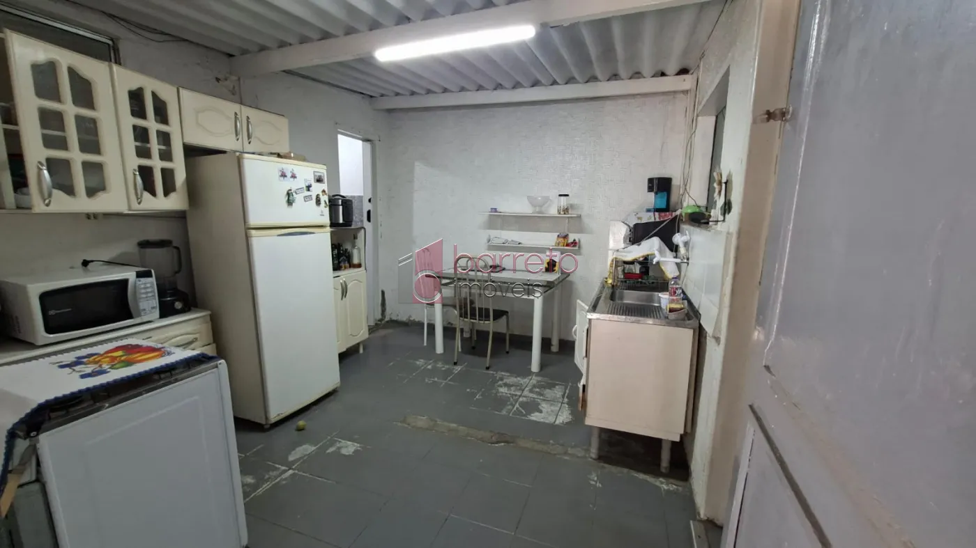 CASA COM EDÍCULA À VENDA NO BAIRRO VIANELO EM JUNDIAÍ/SP