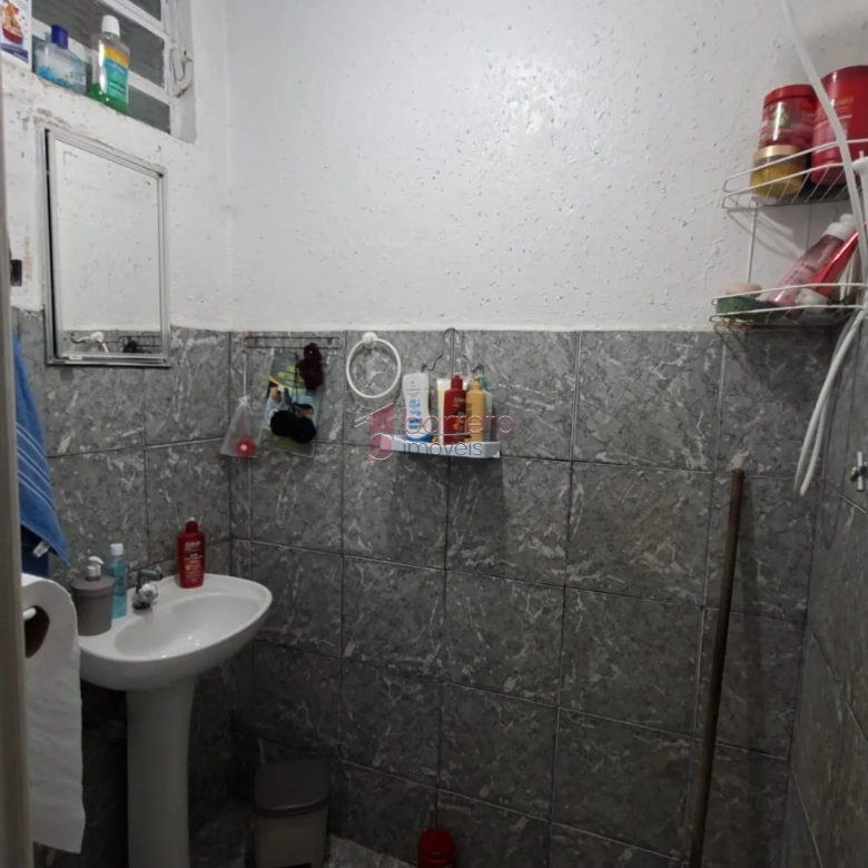 CASA COM EDÍCULA À VENDA NO BAIRRO VIANELO EM JUNDIAÍ/SP