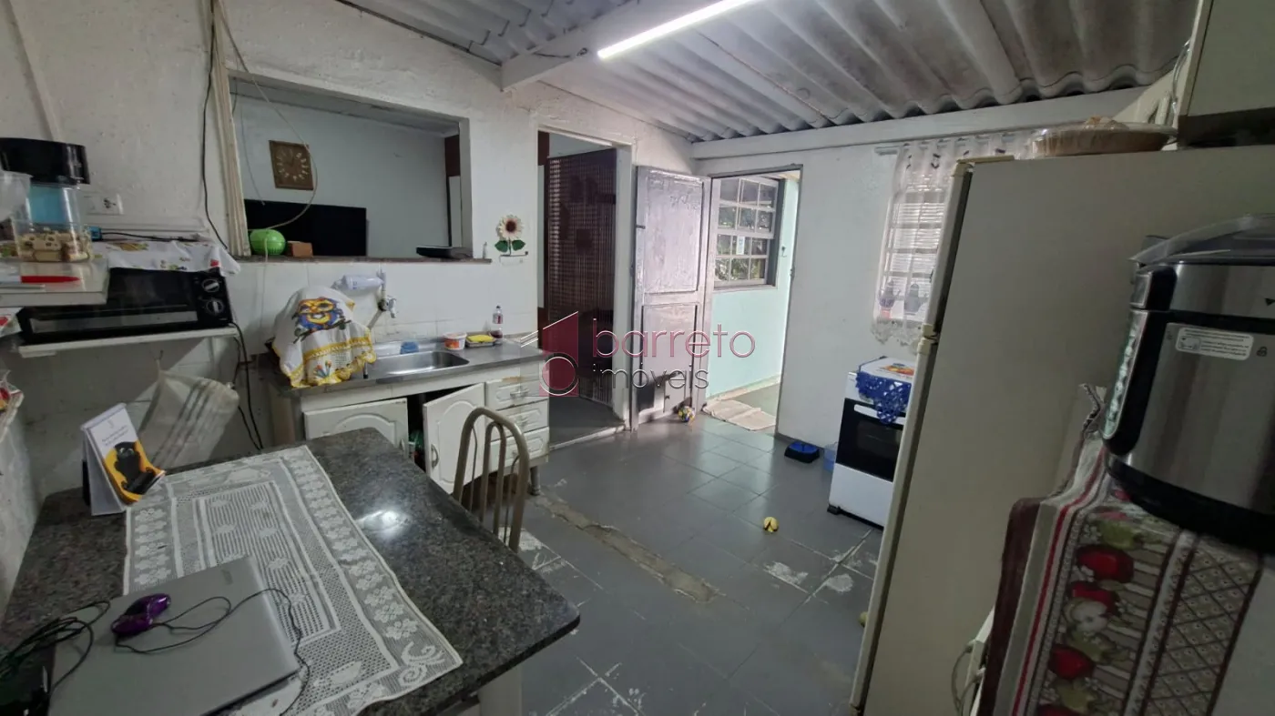 CASA COM EDÍCULA À VENDA NO BAIRRO VIANELO EM JUNDIAÍ/SP