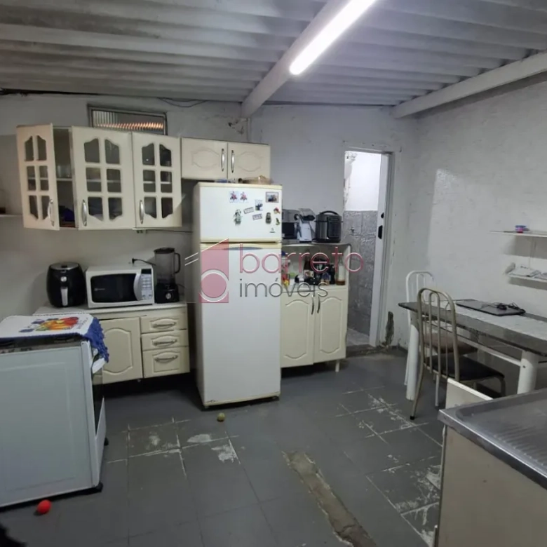 CASA COM EDÍCULA À VENDA NO BAIRRO VIANELO EM JUNDIAÍ/SP