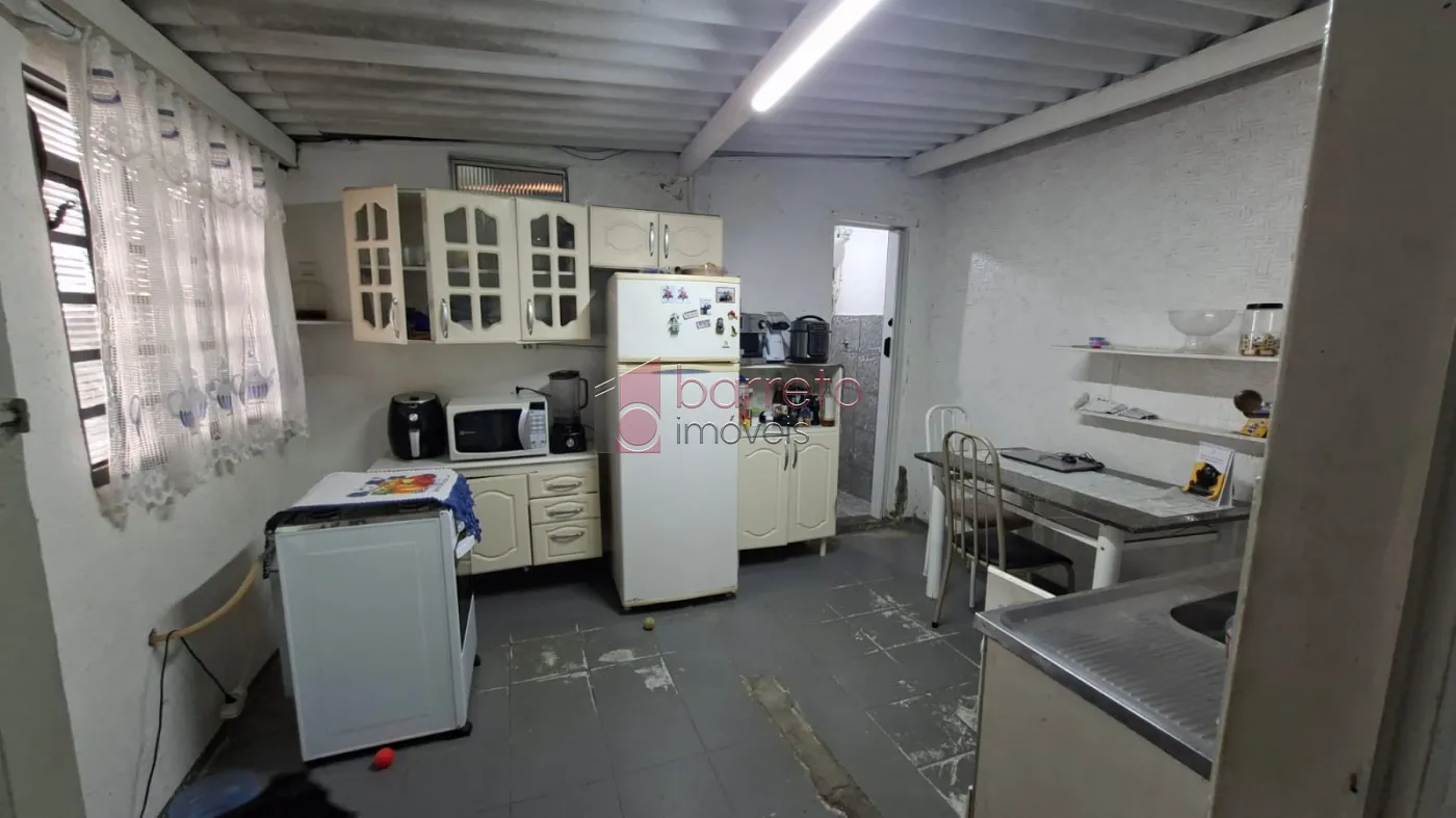 CASA COM EDÍCULA À VENDA NO BAIRRO VIANELO EM JUNDIAÍ/SP