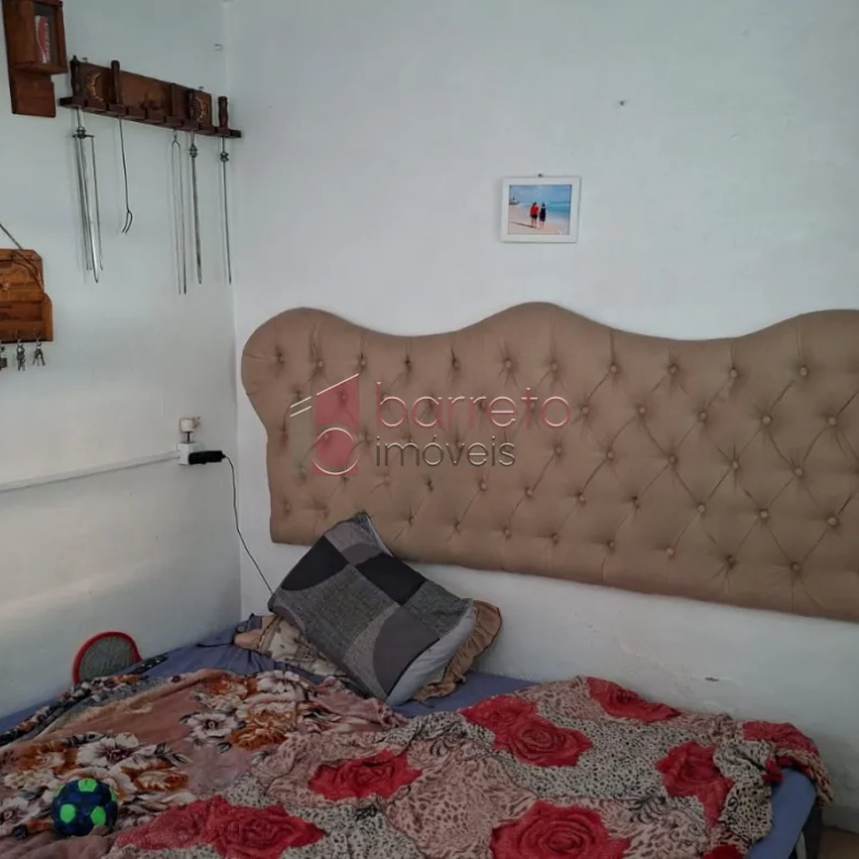 CASA COM EDÍCULA À VENDA NO BAIRRO VIANELO EM JUNDIAÍ/SP