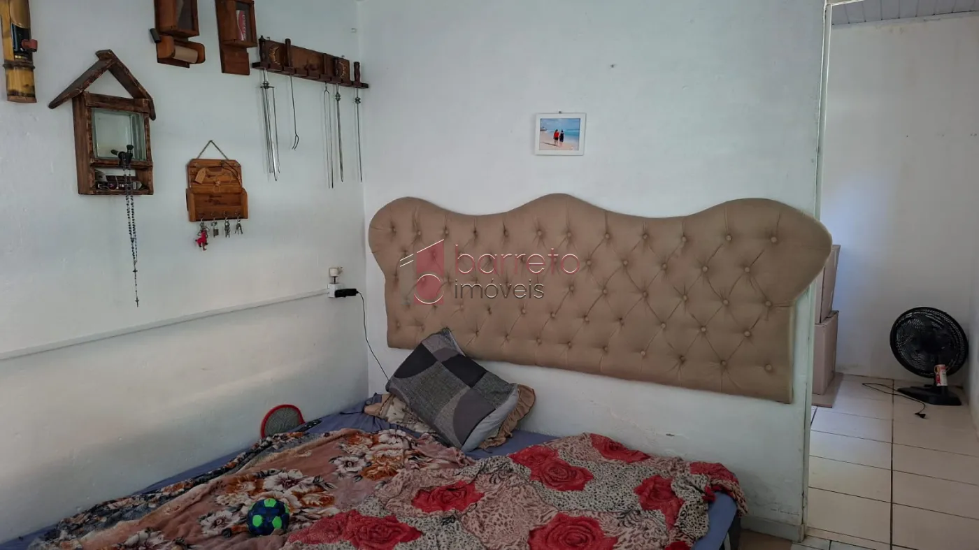 CASA COM EDÍCULA À VENDA NO BAIRRO VIANELO EM JUNDIAÍ/SP