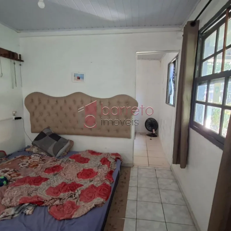 CASA COM EDÍCULA À VENDA NO BAIRRO VIANELO EM JUNDIAÍ/SP