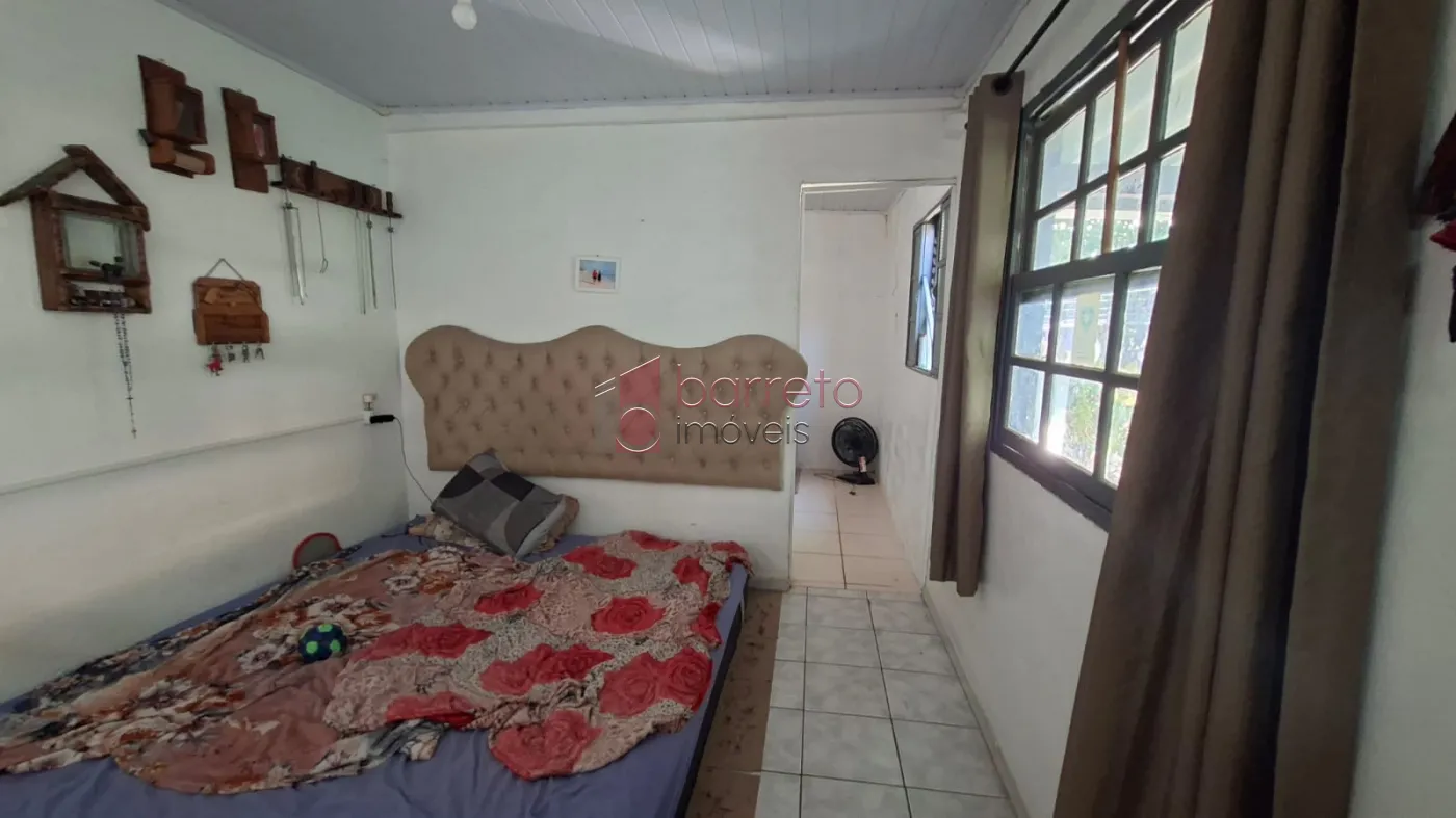 CASA COM EDÍCULA À VENDA NO BAIRRO VIANELO EM JUNDIAÍ/SP