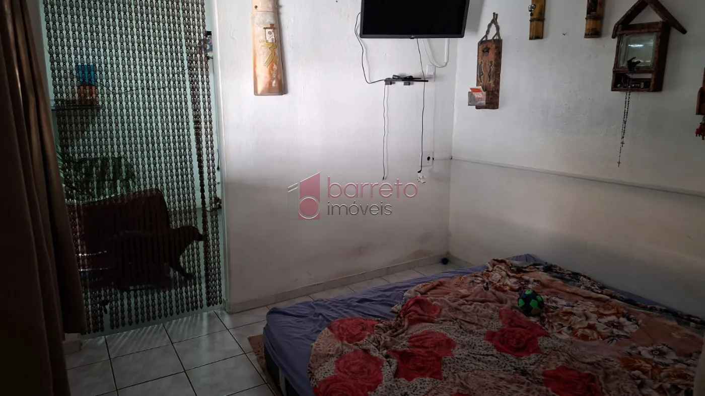 CASA COM EDÍCULA À VENDA NO BAIRRO VIANELO EM JUNDIAÍ/SP