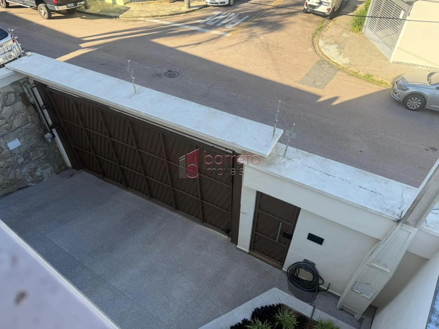 CASA À VENDA COM TERRENO DE 262M² NO BAIRRO VIANELO EM JUNDIAÍ-SP