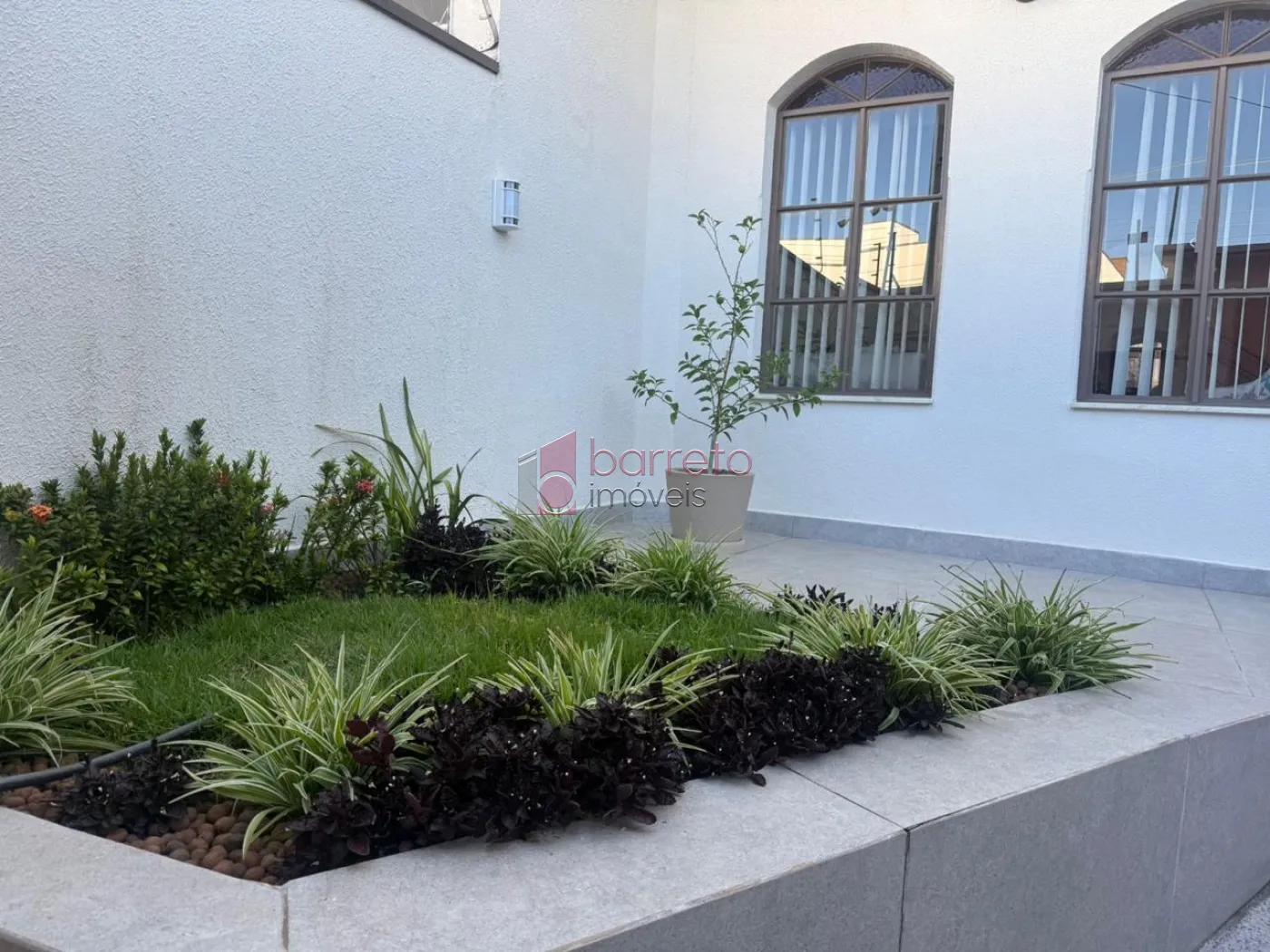 CASA À VENDA COM TERRENO DE 262M² NO BAIRRO VIANELO EM JUNDIAÍ-SP