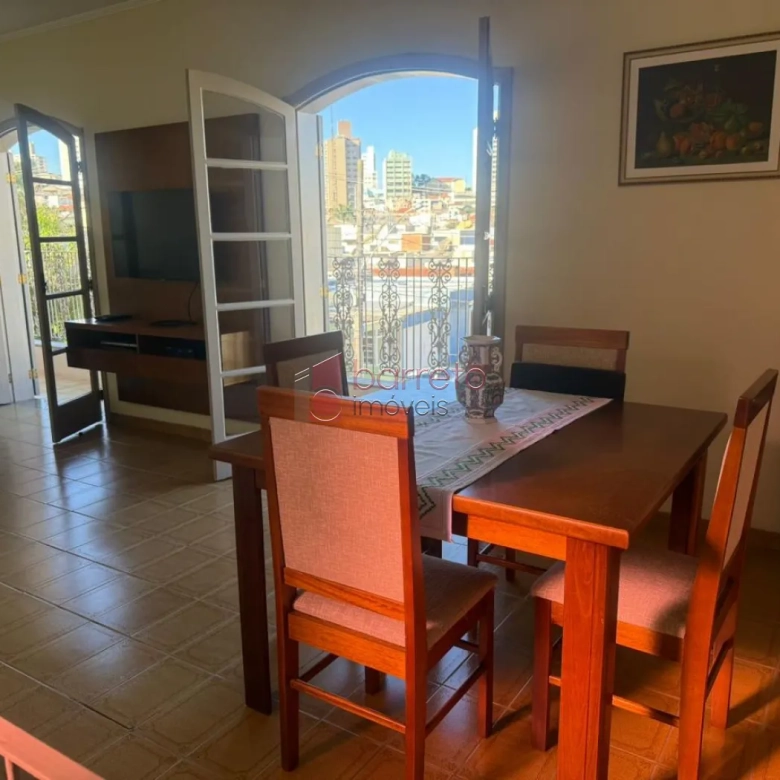 CASA À VENDA COM TERRENO DE 262M² NO BAIRRO VIANELO EM JUNDIAÍ-SP